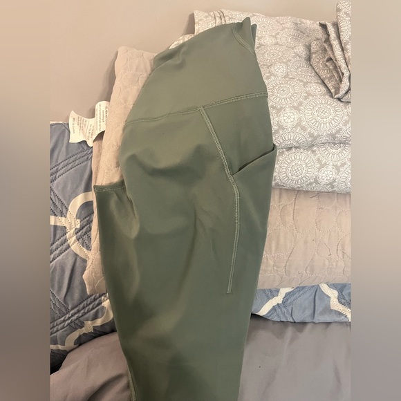 Lululemon Light Green Align Leggins - Picture 3 of 3
